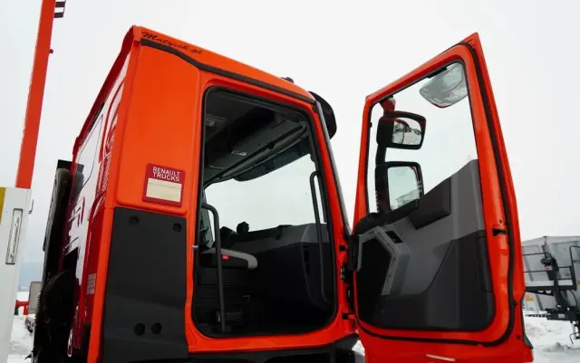 RENAULT C 430 / 6x4 / SKRZYNIOWY 6,2 M + HDS HIAB X-DUO 188 / WYSÓW 15 M / STEROWANIE RADIOWE / WIDŁY / ROTATOR 