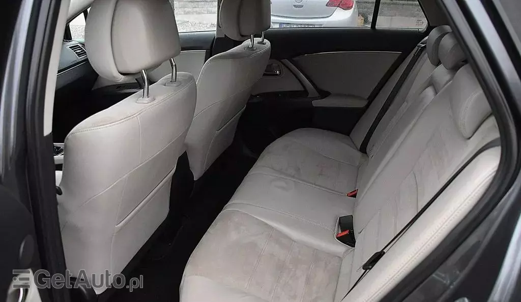TOYOTA Avensis 2.0 D-4D (124 KM)