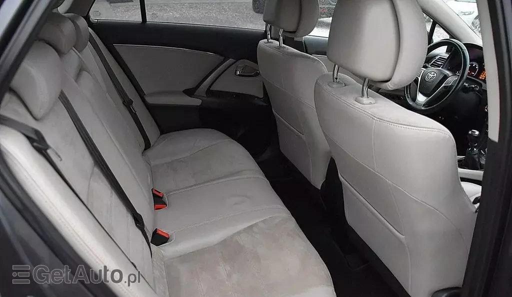TOYOTA Avensis 2.0 D-4D (124 KM)