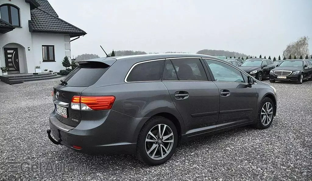 TOYOTA Avensis 2.0 D-4D (124 KM)