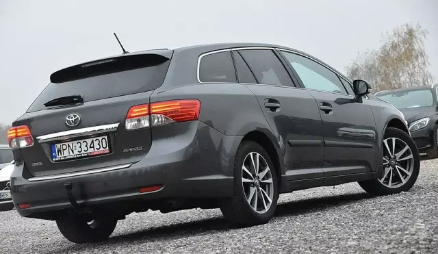 TOYOTA Avensis 2.0 D-4D (124 KM)