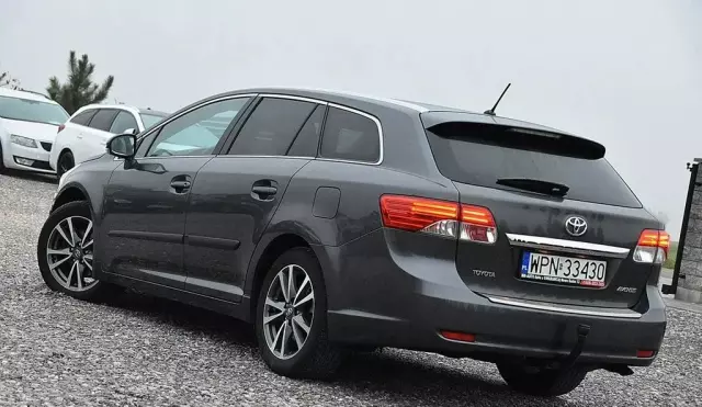 TOYOTA Avensis 2.0 D-4D (124 KM)