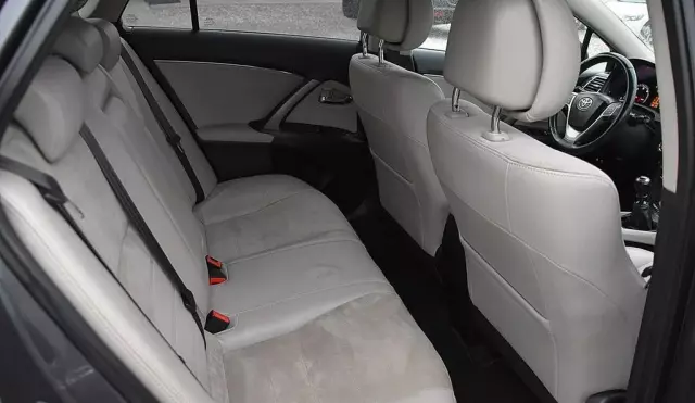 TOYOTA Avensis 2.0 D-4D (124 KM)