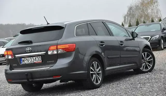TOYOTA Avensis 2.0 D-4D (124 KM)