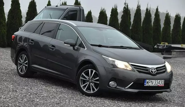 TOYOTA Avensis 2.0 D-4D (124 KM)
