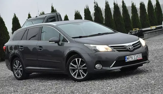 TOYOTA Avensis 2.0 D-4D (124 KM)