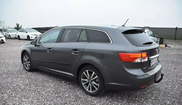 TOYOTA Avensis 2.0 D-4D (124 KM)