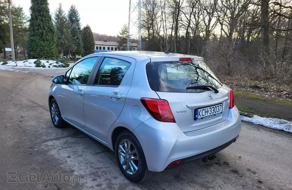 TOYOTA Yaris 