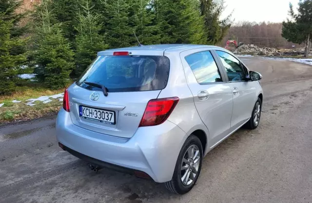 TOYOTA Yaris 