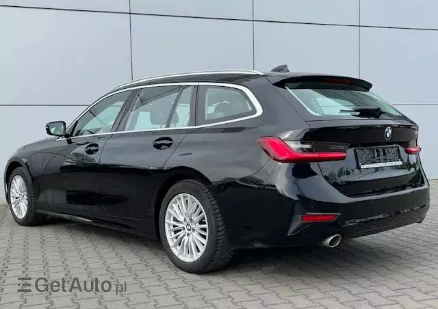 BMW Seria 3 318d Sport Line