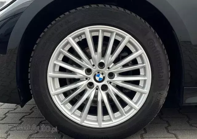 BMW Seria 3 318d Sport Line