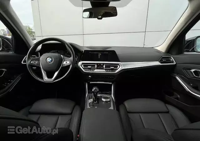 BMW Seria 3 318d Sport Line