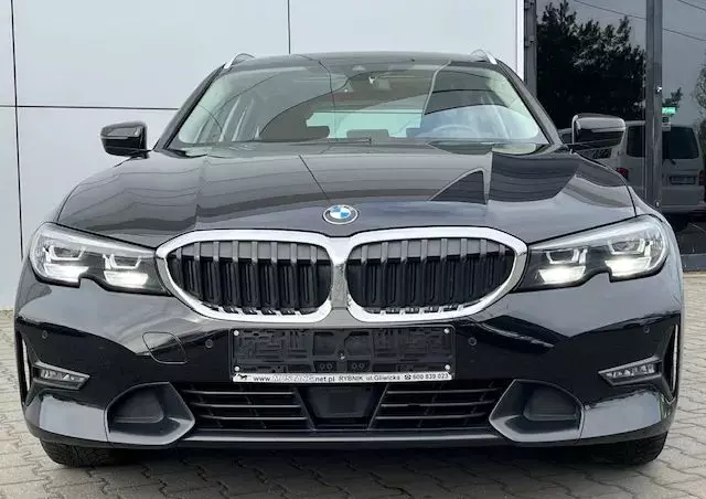 BMW Seria 3 318d Sport Line