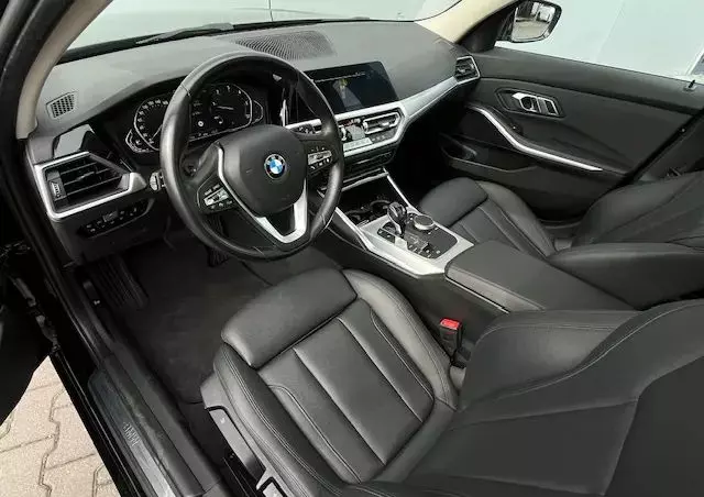 BMW Seria 3 318d Sport Line