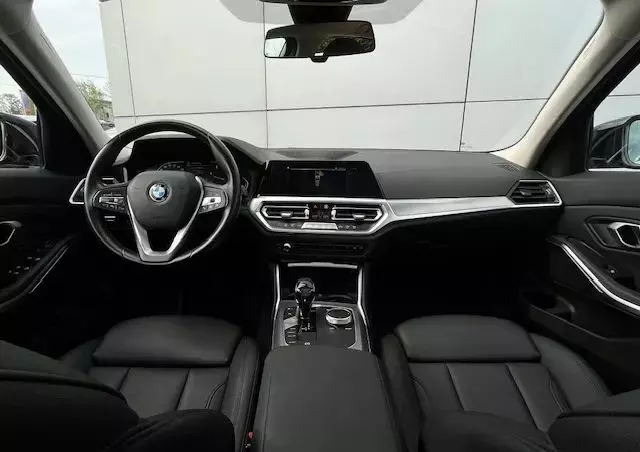 BMW Seria 3 318d Sport Line