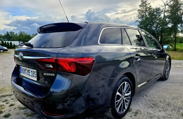 TOYOTA Avensis 