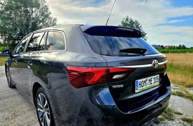 TOYOTA Avensis 