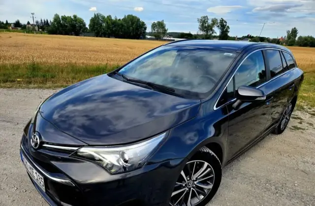 TOYOTA Avensis 