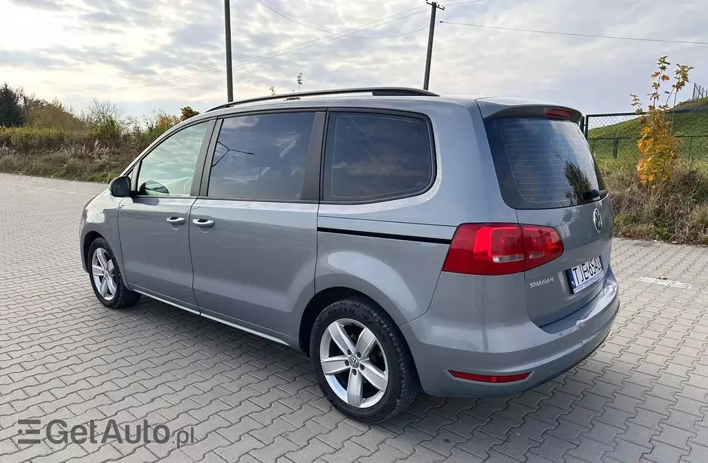 VOLKSWAGEN Sharan 