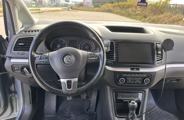 VOLKSWAGEN Sharan 