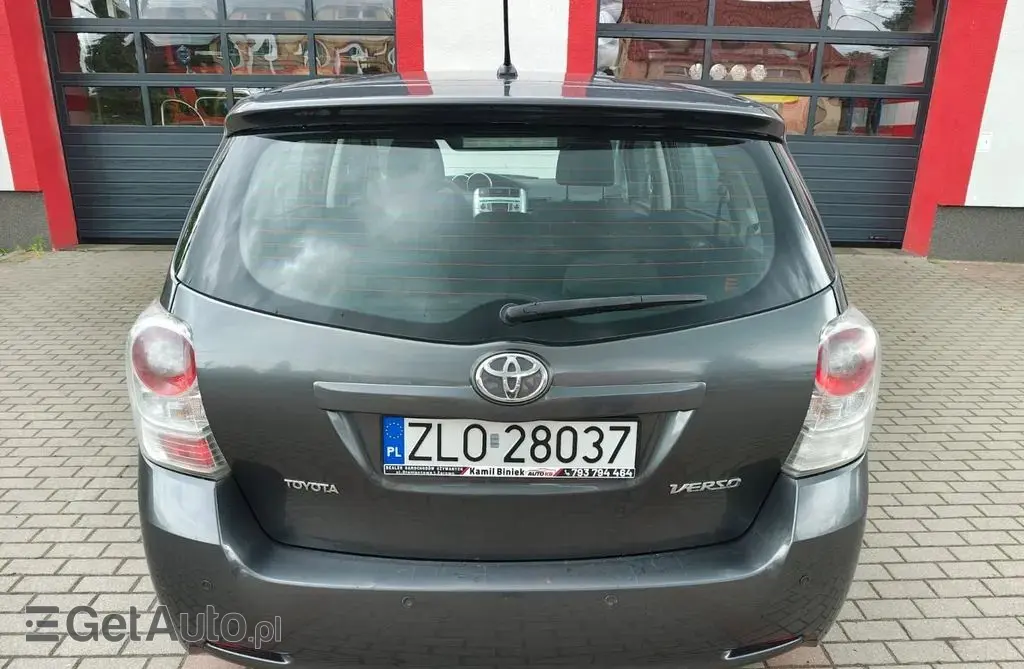 TOYOTA Verso 