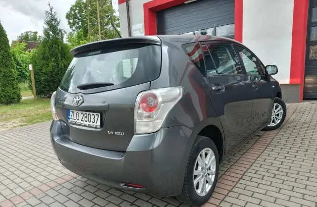 TOYOTA Verso 