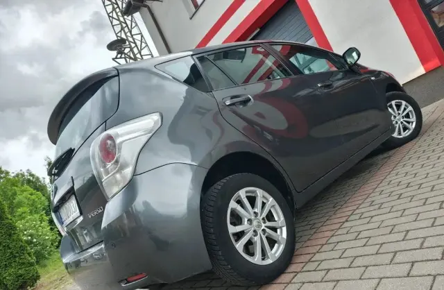 TOYOTA Verso 