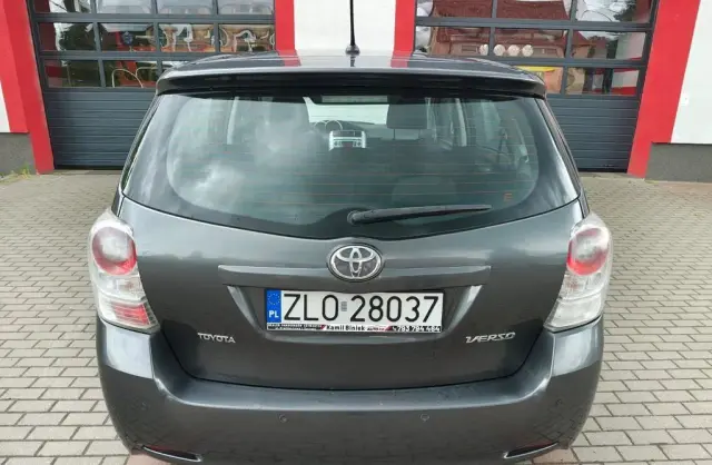 TOYOTA Verso 