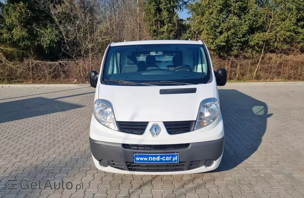 RENAULT Trafic 