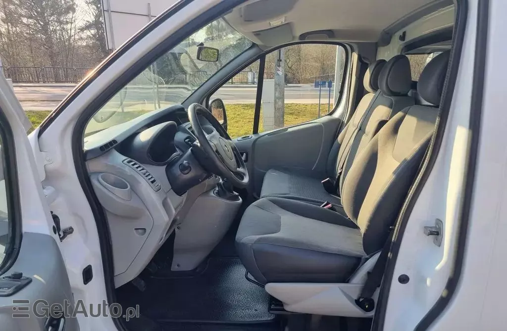 RENAULT Trafic 