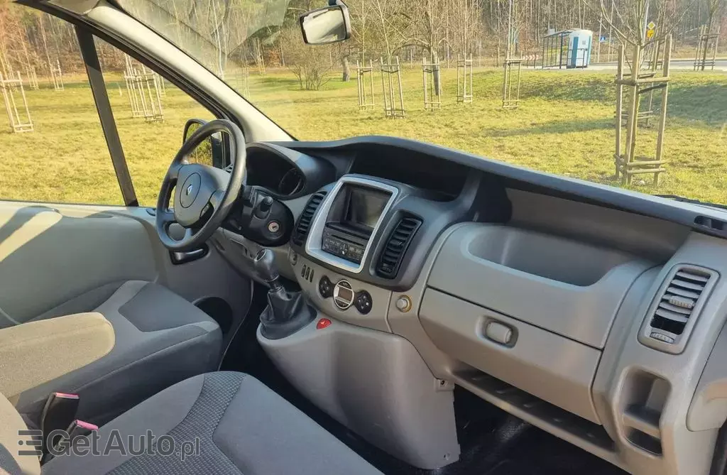 RENAULT Trafic 