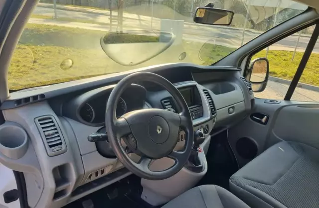 RENAULT Trafic 