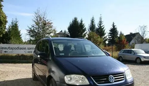 VOLKSWAGEN Touran 