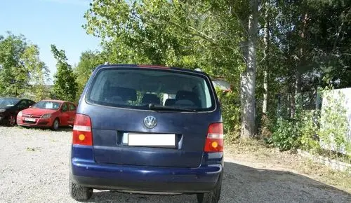 VOLKSWAGEN Touran 