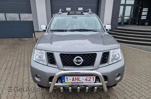 NISSAN Navara 