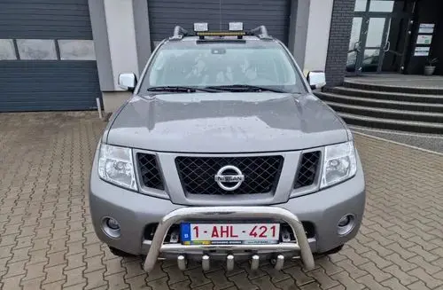 NISSAN Navara 