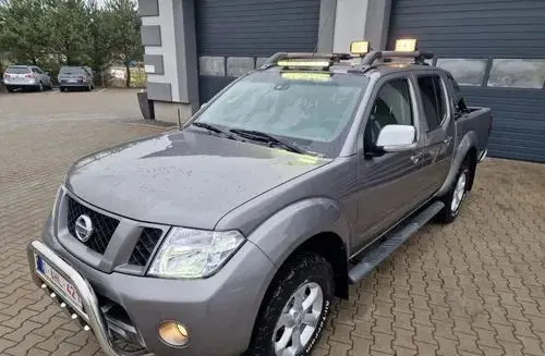 NISSAN Navara 