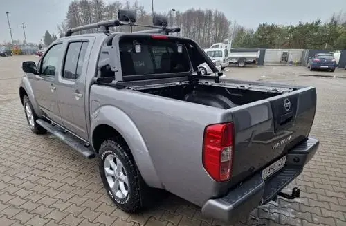 NISSAN Navara 