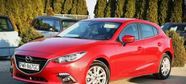 MAZDA 3 