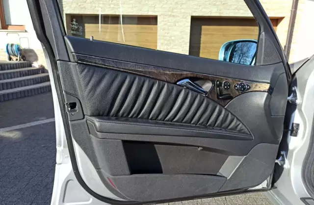 MERCEDES-BENZ Klasa E 