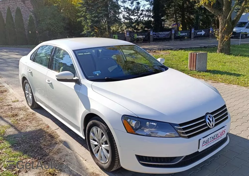 VOLKSWAGEN Passat 