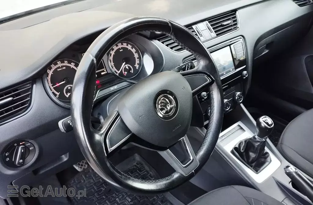 SKODA Octavia 