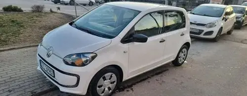 VOLKSWAGEN Up! 