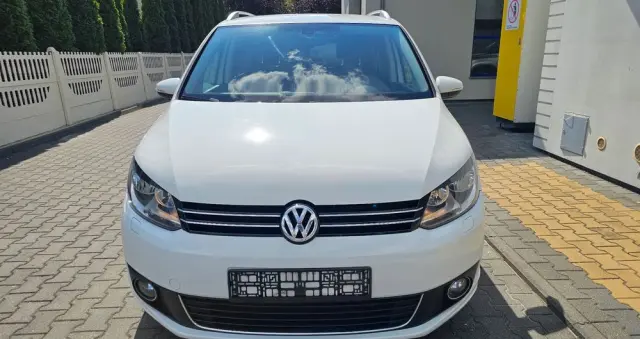 VOLKSWAGEN Touran 2.0 TDI DPF BlueMotion Technology Highline