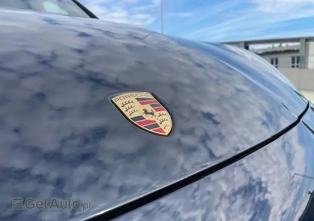 PORSCHE Cayenne Platinum Edition