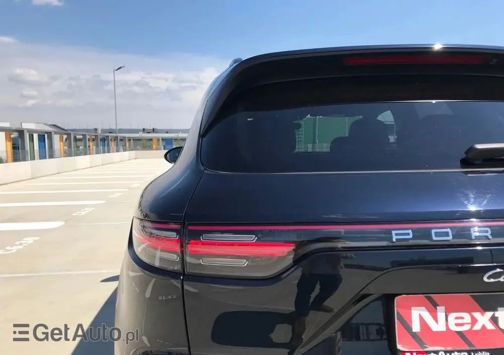 PORSCHE Cayenne Platinum Edition
