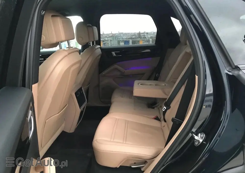PORSCHE Cayenne Platinum Edition