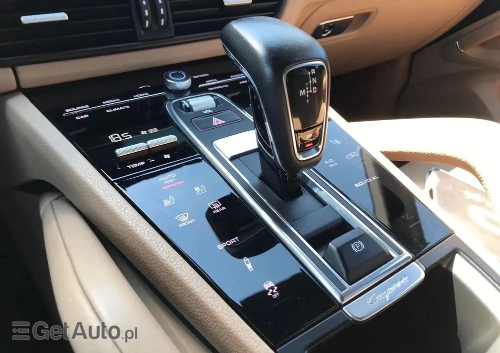 PORSCHE Cayenne Platinum Edition