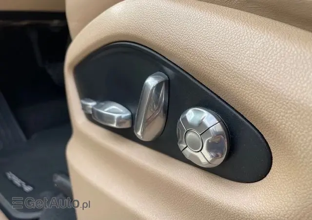PORSCHE Cayenne Platinum Edition