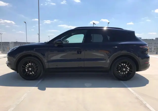 PORSCHE Cayenne Platinum Edition